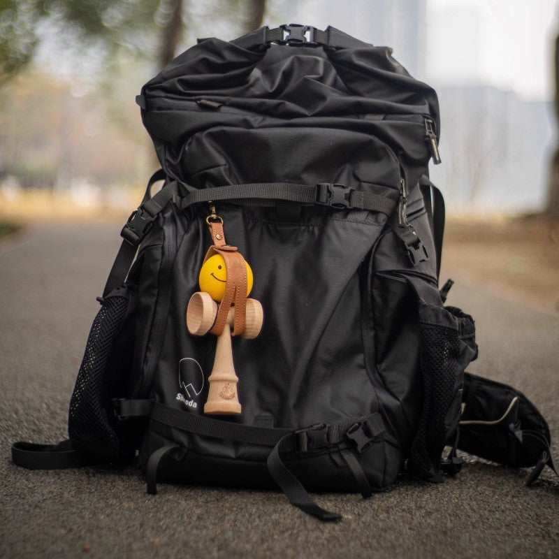 Husa pentru Kendama, Flippy, Husa de Depozitare pentru Kendama, din Piele Ecologica, Catarama cu Agatare pentru Transportare, Model Breloc Simplu, 19.5 x 2.5 cm, Maro - vivimall.ro