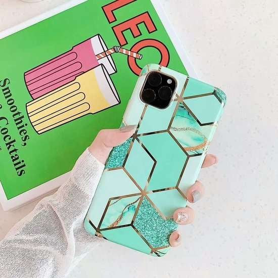 Husă iPhone XR verde Marble Geometric, detaliu decupaj cameră foto ridicat