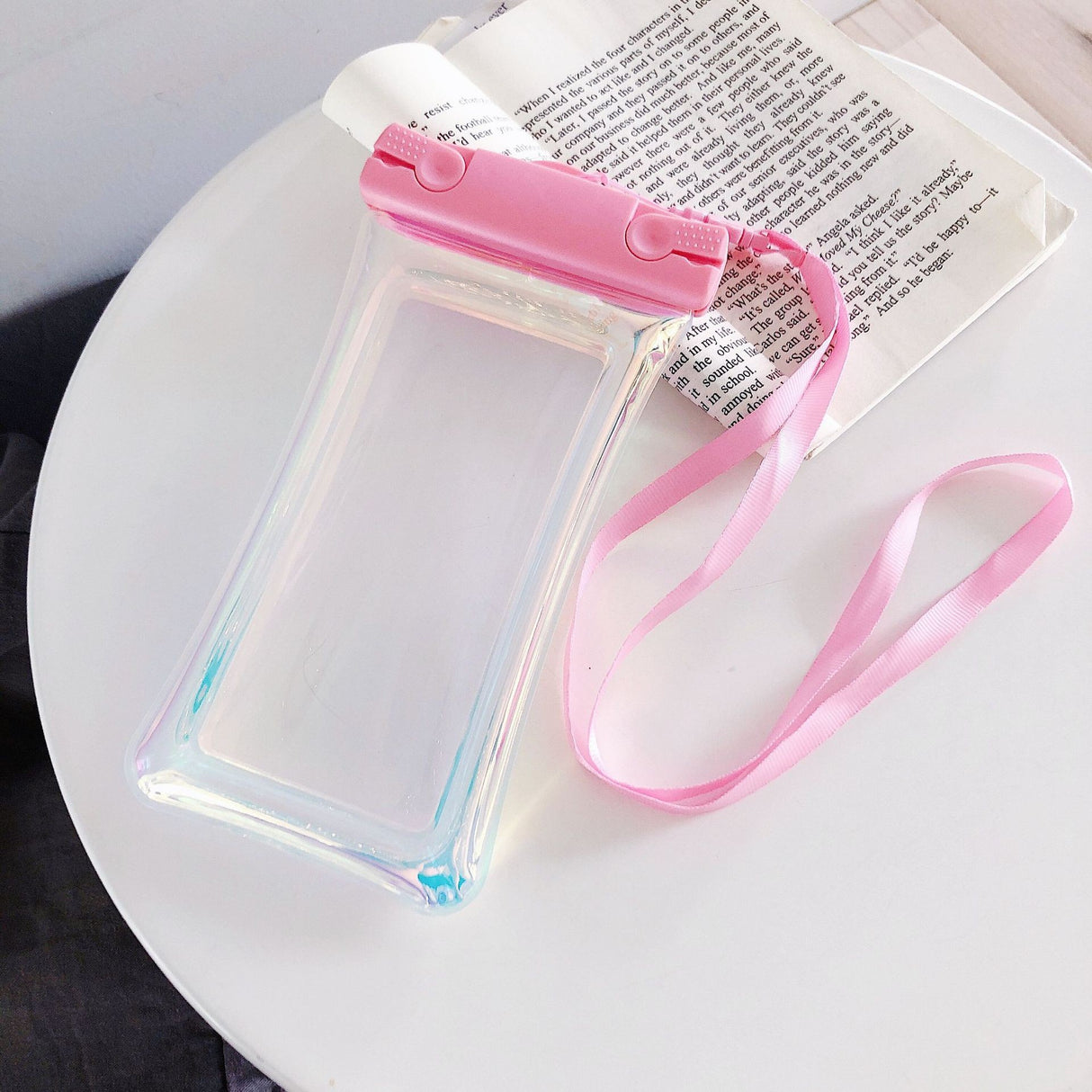 Husa subacvatica Holografica Waterproof Flippy, Snowproof, Universala, Impermeabila, cu Snur, pentru telefon sau documente, Roz - vivimall.ro