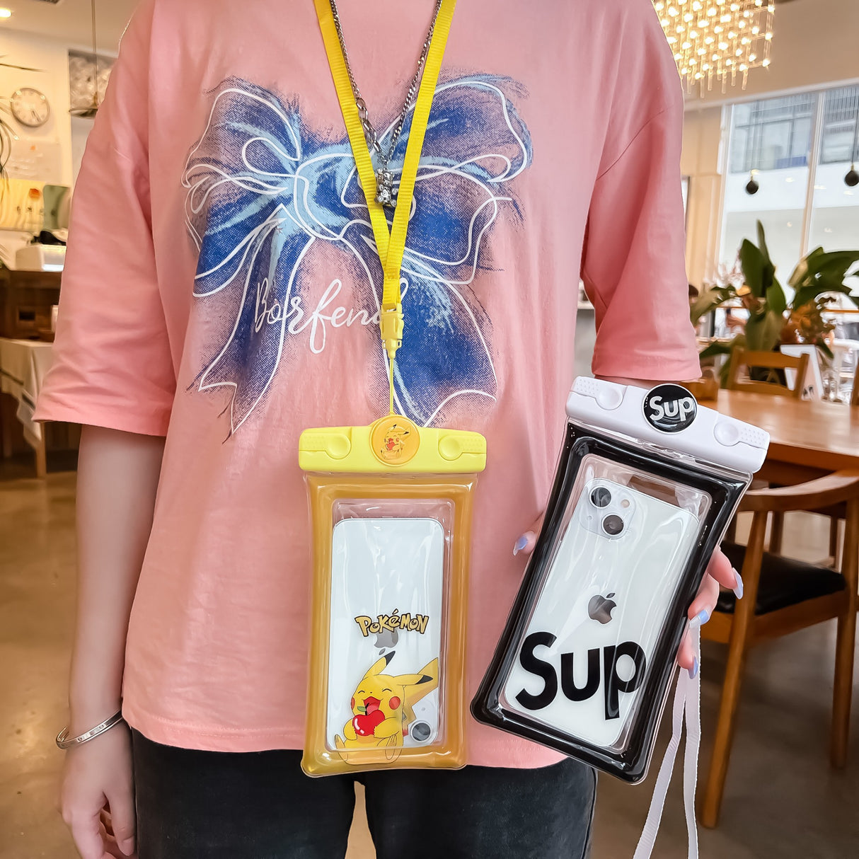 Husa subacvatica Mascot Waterproof Flippy, Snowproof, Universala, cu Snur, pentru telefon sau documente, Sup, Alb-Negru - vivimall.ro