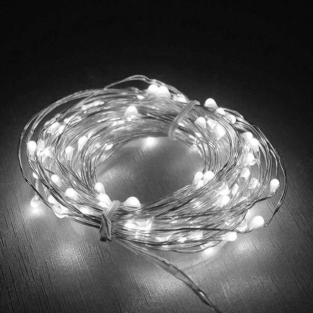 Instalatie de Craciun, Vivimall, Decoratiune de Craciun, 100 Beculete LED, cu Baterii si Telecomanda, cu 8 Functii, Lungime 10 m, Alb rece - vivimall.ro