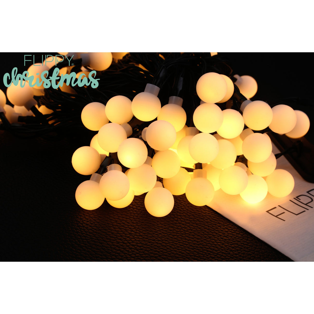 Instalatie Craciun, 5 metri, 20 de LED-uri cu ornament tip Bulb, 8 jocuri de lumini alb cald, cu energie solara, liniar, cablu verde, interior/exterior, Vivimall - vivimall.ro