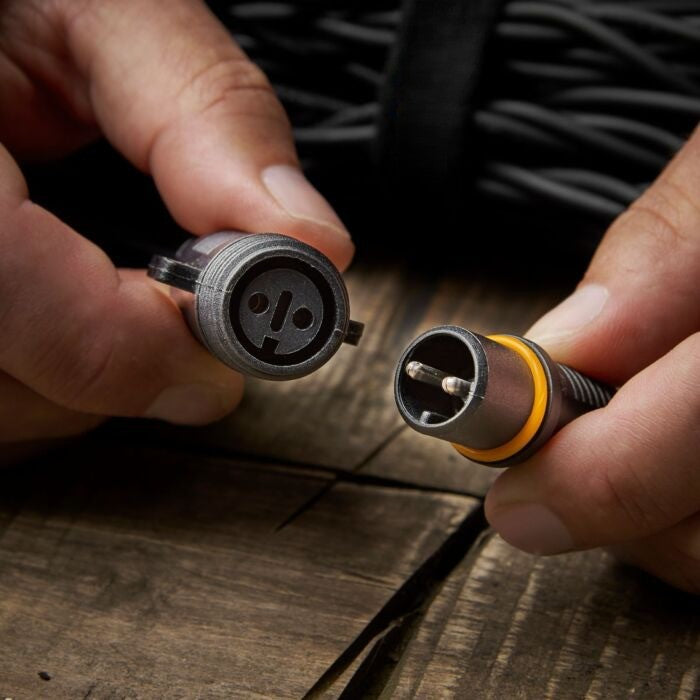 Instalatie Craciun Profesionala de Exterior IP65, 20 m, 200 Led-uri Mari ,Liniara, Alb rece, Interconectabila, Prelungitor 1.5 m inclus, Fir Negru, Vivimall - vivimall.ro