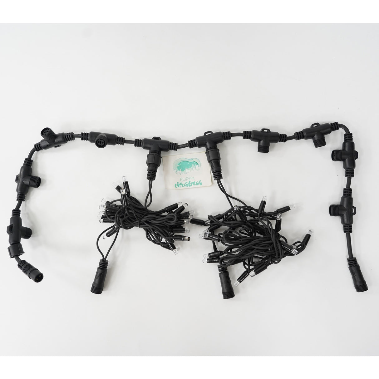 Instalatie Craciun Profesionala de Exterior IP65, Tip Perdea, 1m x 2m, 200 Led-uri Mari, Alb rece, cu flash, Alimentator si prelungitor 6,5 m, Interconectabila, Fir negru, Vivimall - vivimall.ro