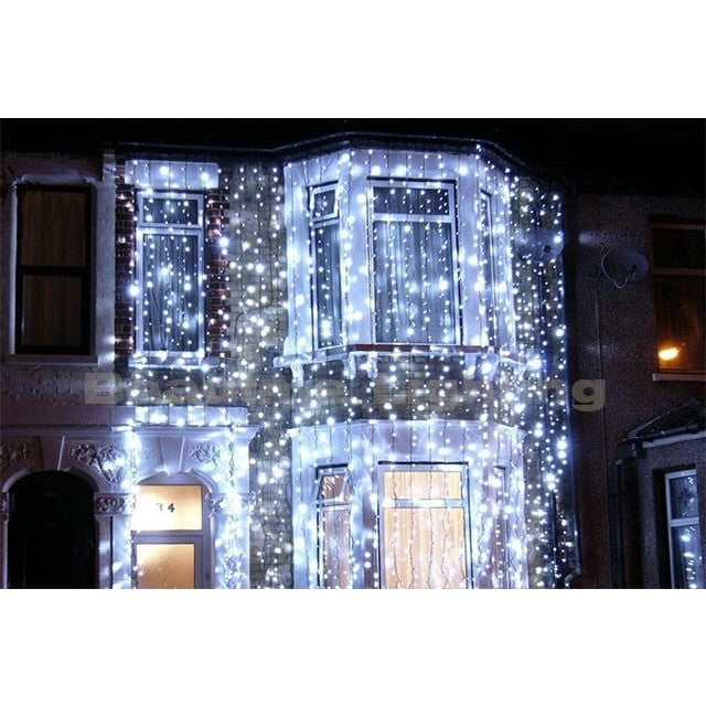 Instalatie Craciun Profesionala de Exterior IP65, Tip Perdea, 2m x 5m, 1000 Led-uri Mari, Alb rece, cu flash, Alimentator 1,5 m, Interconectabila, Fir negru, Vivimall - vivimall.ro