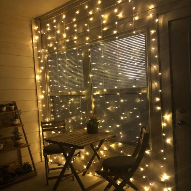Instalatie Craciun, Tip Perdea, IP44, 1 m x 1 m, 60 LED-uri, Alb cald, 8 jocuri de lumini, Transformator, Interconectabila, Prelungitor 3 m inclus, Fir transparent, Interior/ Exterior, Vivimall - vivimall.ro