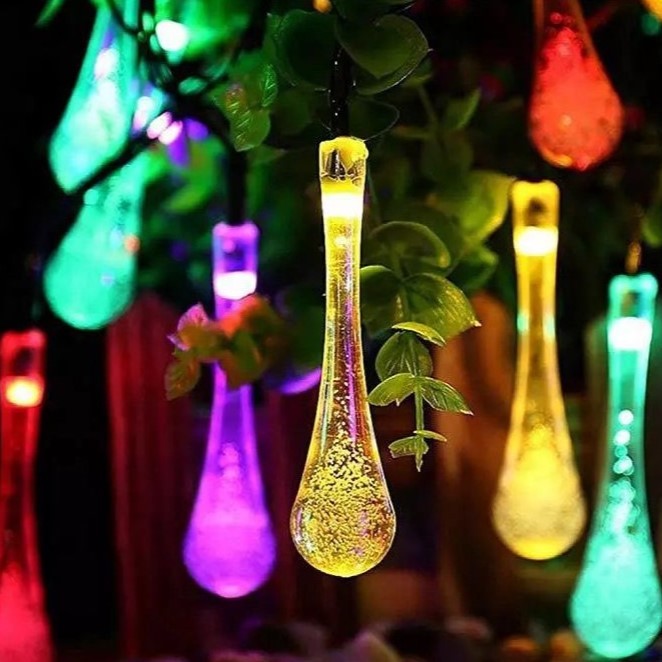 Instalatie Craciun, Tip Picaturi, 30 Led-uri, 6.5 metri, Multicolor, Energie solara, Senzor de lumina, Vivimall - vivimall.ro