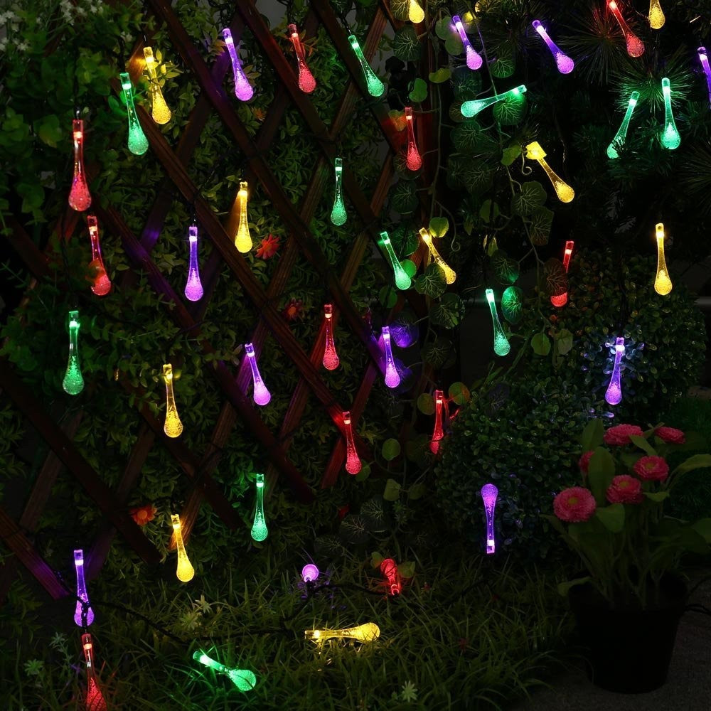 Instalatie Solara 4 m, 28 Led-uri cu Ornament tip picatura de apa, Liniara, 600 mAh, Fir negru, Interior, Exterior, Multicolor - vivimall.ro