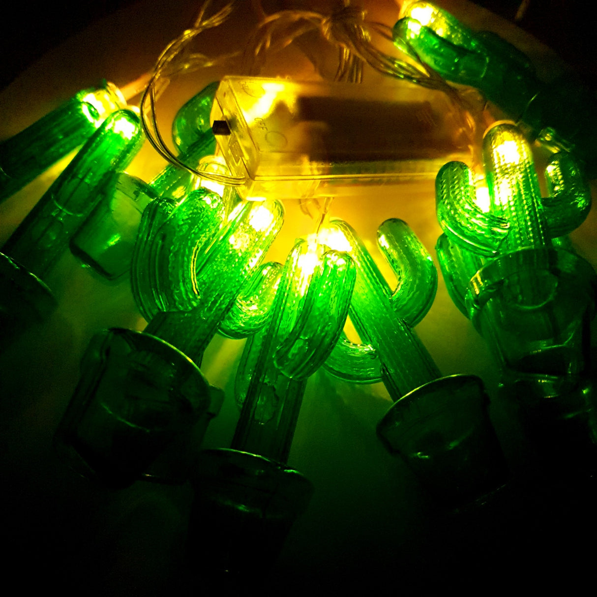 Instalatie de Craciun cu Baterii Fir Transparent Tip Sir 1.5 m 10 LED -uri Cactus Alb Cald - vivimall.ro