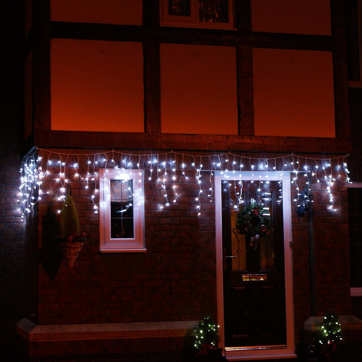 Instalatie de Craciun Premium Flippy® Tip Franjuri cu Flash 8 m 252 LED-uri Alb Rece 2095W Interconectabila - vivimall.ro