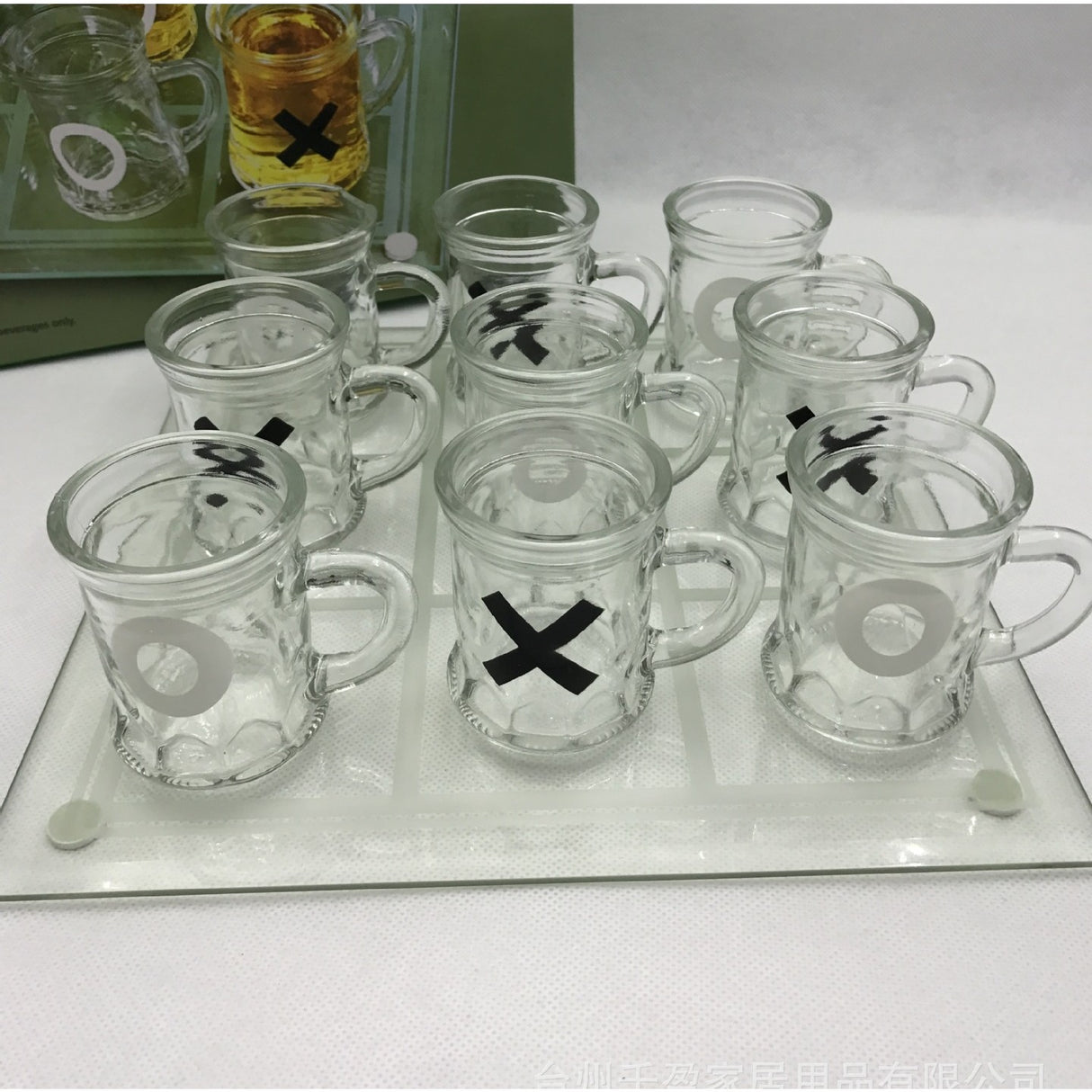 Joc X si O Vivimall, cu Mini Halbe din Sticla, 25 x 25 cm, pentru Petreceri, Decor, Cadouri, Transparent - vivimall.ro