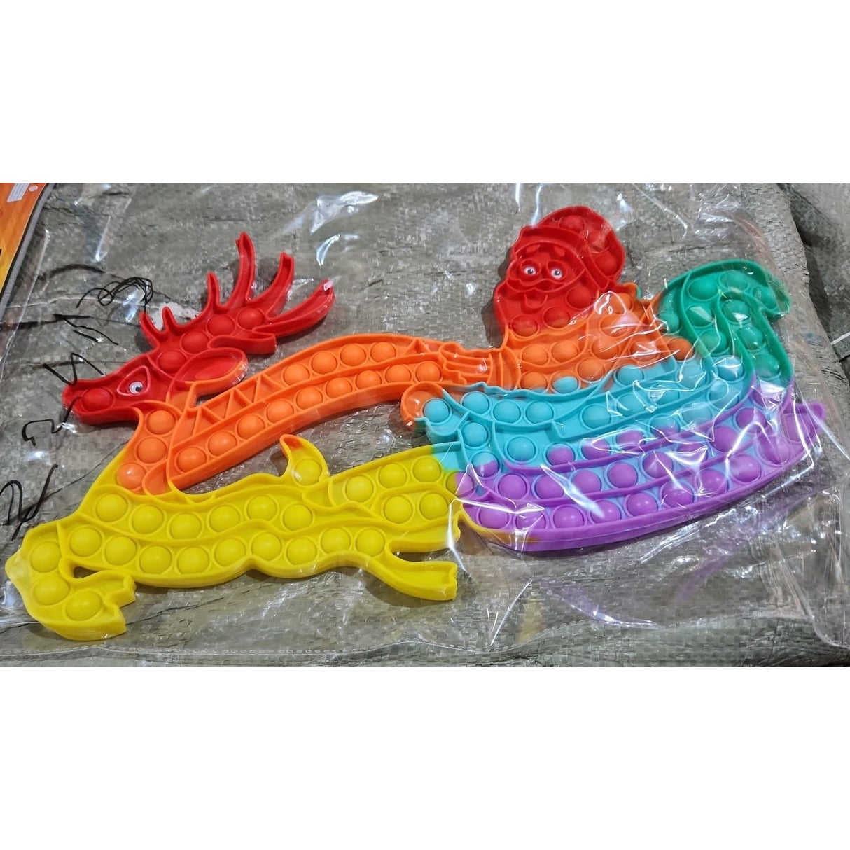 Jucarie Antistres, Vivimall, Tip Pop It Now and Flip It, Sania Lui Mos Craciun cu Renul, 42 x 21 cm, Multicolor - vivimall.ro