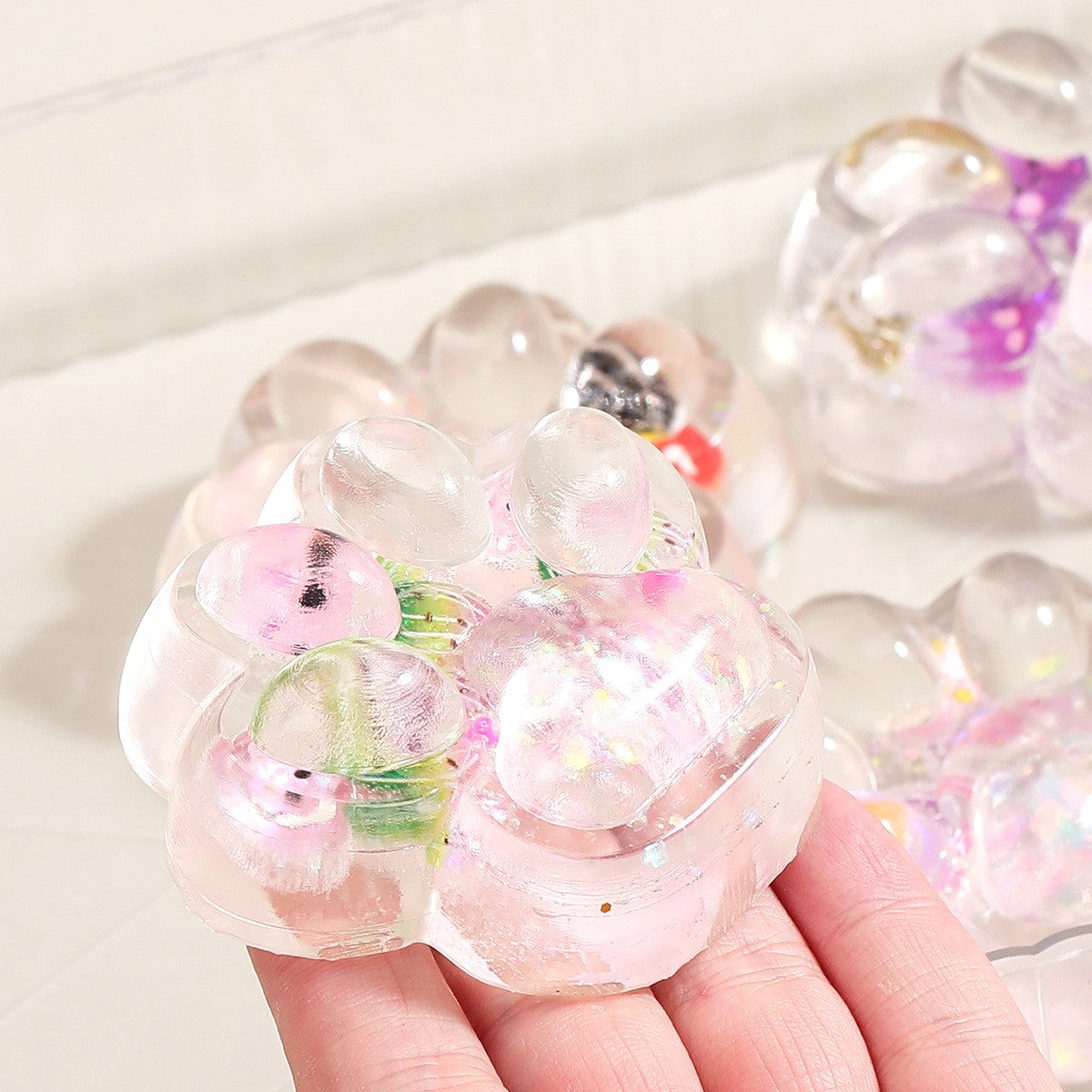 Jucarie Antistres Squishy, Flippy, Labuta de Pisica Pufoasa, cu Revenire Lenta, 7 x 6.5 cm, Model Ciuperca, Multicolor - vivimall.ro