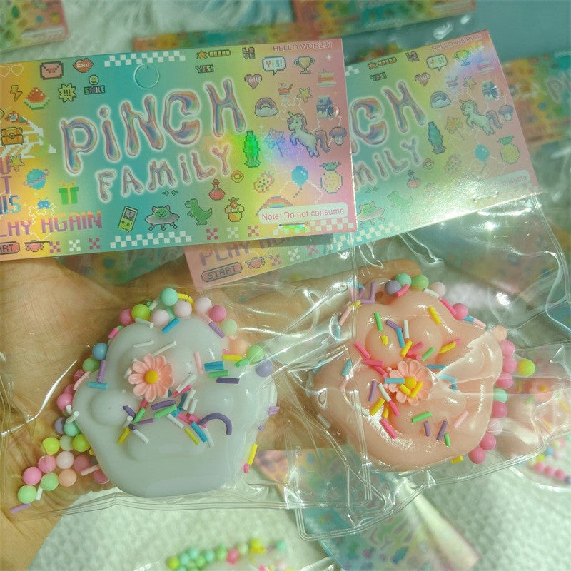 Jucarie Antistres Squishy, Vivimall, cu Revenire Lenta, Squeeze Pinch Family, Model Labuta de Pisica, 6x6 cm, 45g, Ambalaj Transparent, Alb - vivimall.ro