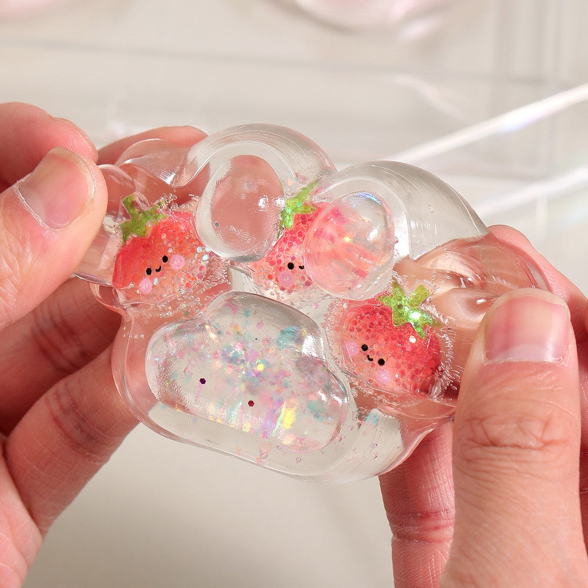 Jucarie Antistres Squishy, Flippy, Labuta de Pisica Pufoasa, cu Revenire Lenta, 7 x 6.5 cm, Model 270532, Multicolor - vivimall.ro