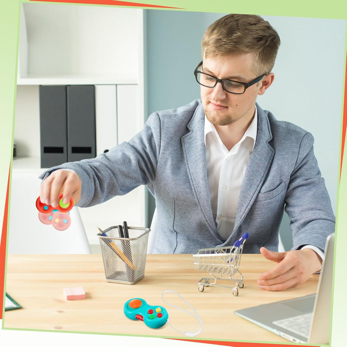 Jucarie Interactiva, Vivimall, Model Fidget Pad, Antistres, +3 Ani, Functii Multiple, 5.5 x 3.5 x 11 cm, Verde - vivimall.ro