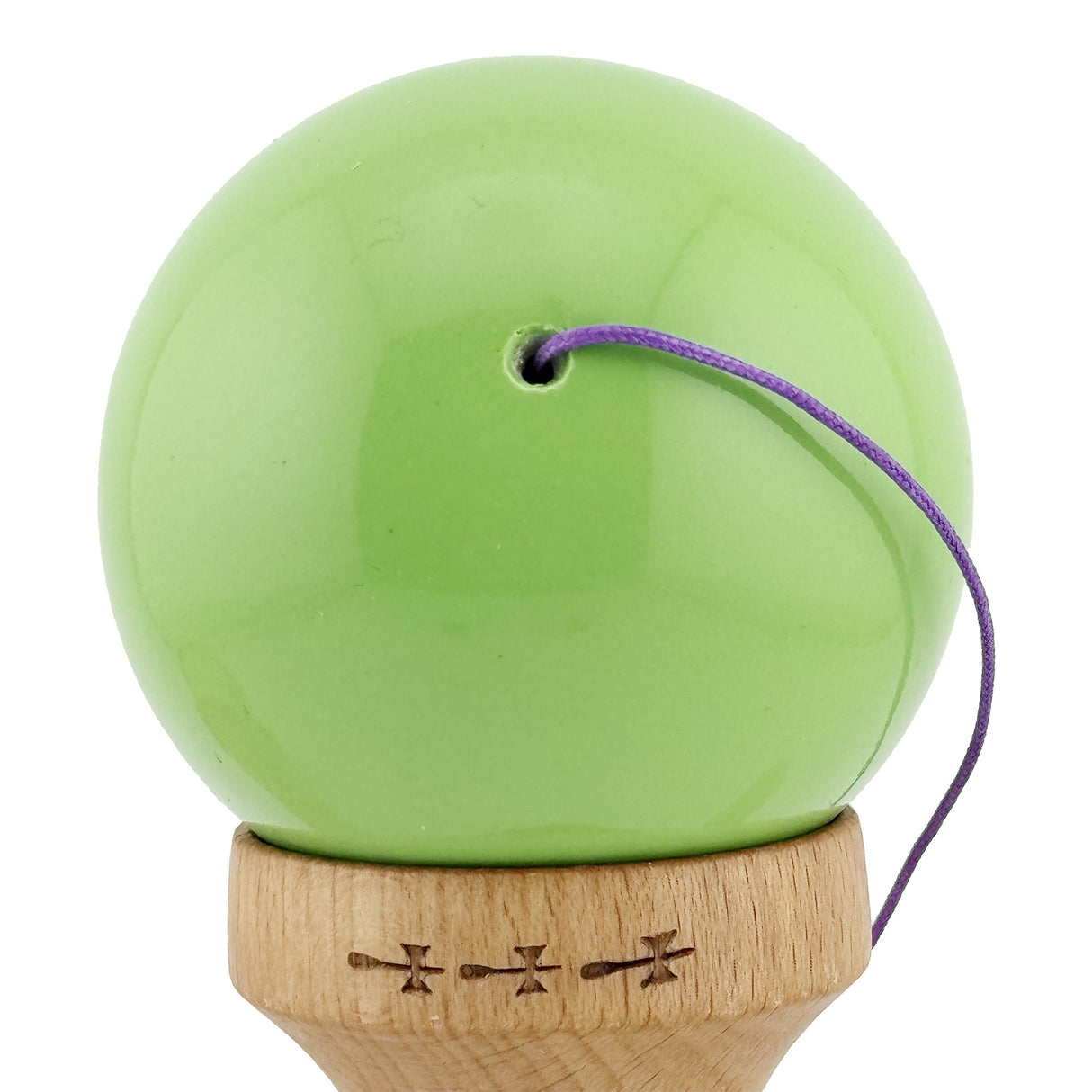 Kendama X Originala, Profesionala, Flippy, Big Cups V2, Super Sticky cu Cupe Mari, din lemn 18 cm, Rulment Metalic cu Ata 55 cm, Verde deschis/Alb - vivimall.ro