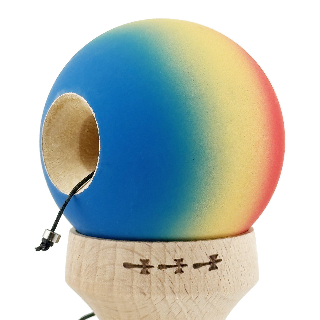 Kendama X Originala, Profesionala, Vivimall, Cupe Mari KING SIZE V3, Rubber Grip, Gaura in Baza, Rulment Metalic, din lemn 18 cm, Ata 55 cm, Gradient Rosu/Galben/Albastru - vivimall.ro
