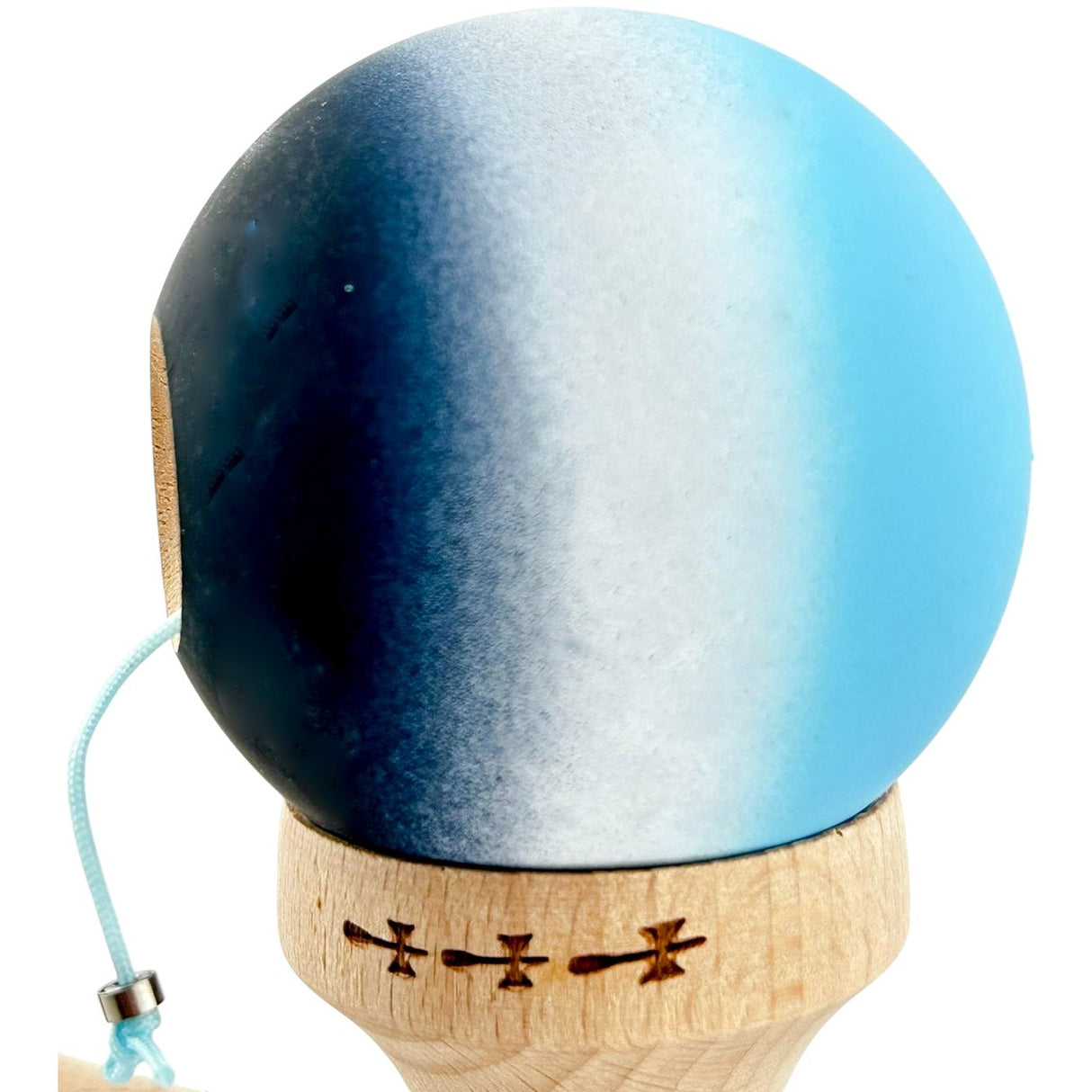 Kendama X Originala, Profesionala, Vivimall, Big Cups V2, Rubber Grip cu Cupe Mari, Rulment Metalic cu Ata 55 cm, Gradient Albastru/Alb/Negru - vivimall.ro