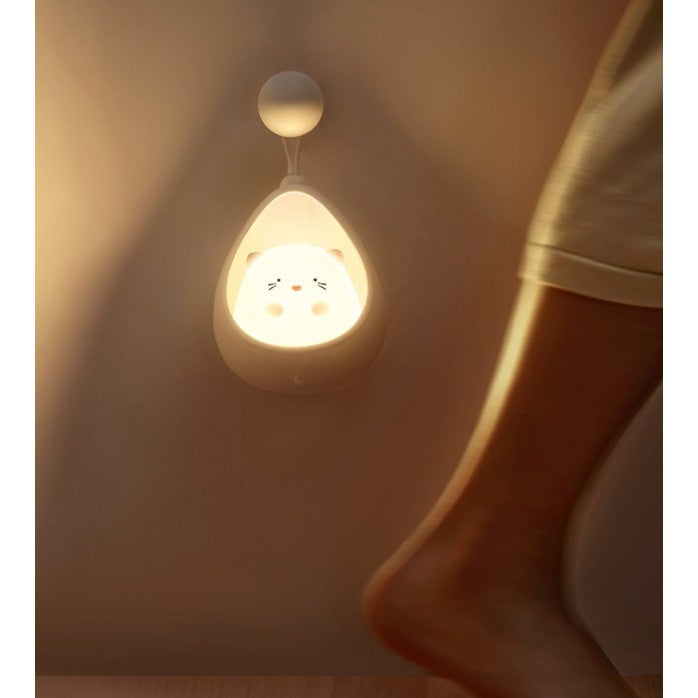 Lampa de Veghe, Vivimall, Portabila, cu 2 Moduri de Functionare, Silicon Non-Toxic, Reincarcabila USB, Senzor Miscare, Model Pisica, Alb - vivimall.ro