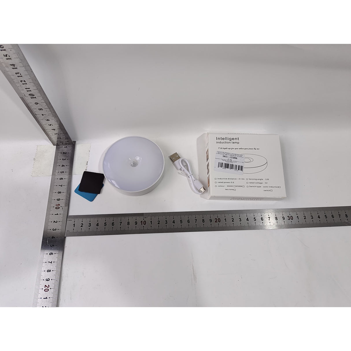 Lampa de Veghe LED, Vivimall, cu Senzor de Miscare, Doua Tipuri de Lumina Alb Rece, Incarcare USB, Intrerupator On/Off/Auto, 0.6W, 300mAh, Design Rotund, Alb, 8.5x2.3 cm - vivimall.ro