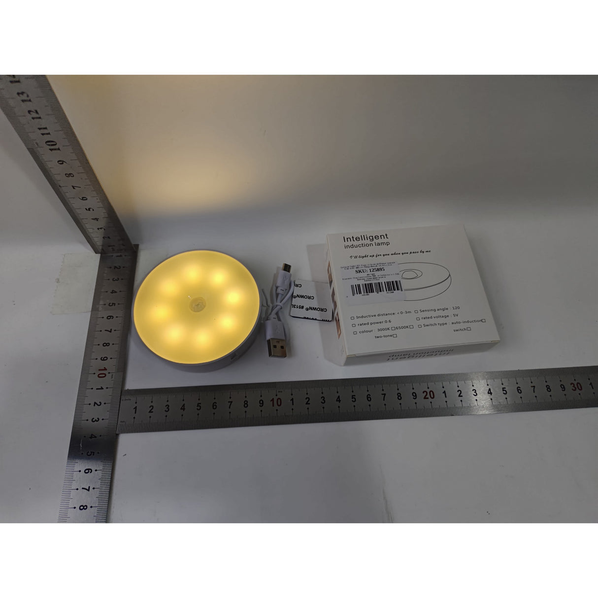 Lampa de Veghe LED, Vivimall, cu Senzor de Miscare, Incarcare USB, 0.6W, 300mAh, Design Rotund, Alb, 8.5x2.3 cm - vivimall.ro