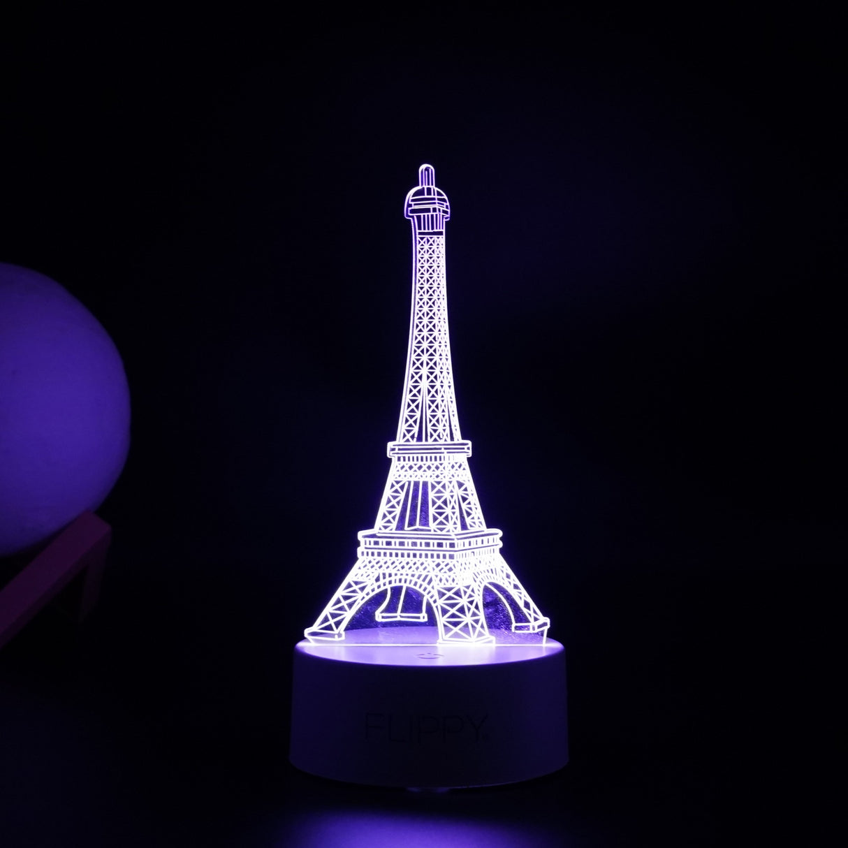 Lampa LED decorativa, Vivimall, 3D, Turnul Eiffel, din material acril si lumina multicolora, alb - vivimall.ro