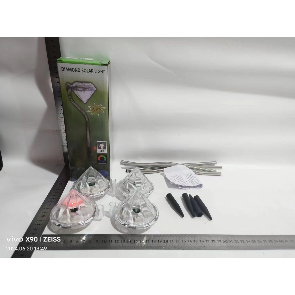 Lampa solara LED tip Diamant pentru gradina Vivimall, inaltime 30 cm, 2V, ABS, 600mAh, multicolor - vivimall.ro