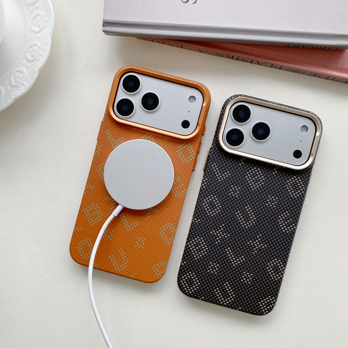 Carcasa Magentica, Vivimall, din Fibra de Carbon, pentru iPhone 16 Pro Max, Portocaliu - vivimall.ro