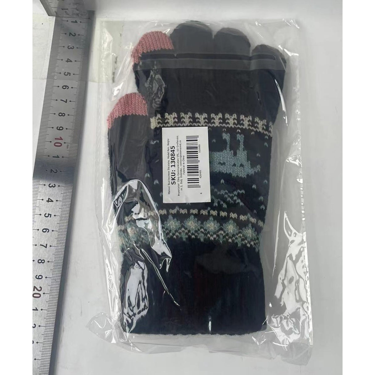 Mănuși touchscreen damă negre, detaliu degete conductoare pentru ecran tactil, acril tricotat