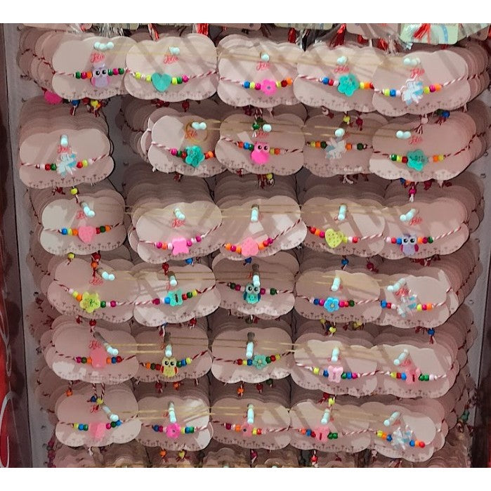 Martisor Bratara Multicolora pentru Copii Random, Snur Alb Rosu, Pandantive din Lemn, Colorate, Modele pentru Copii cu Specific Martisor - vivimall.ro