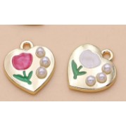 Martisor pentru copii, Brosa, Material Metal, Ambalaj Carton cu Design, Deimensiune Brosa Aproximativ 2 x 2 cm, Multicolor, Model 32 - vivimall.ro