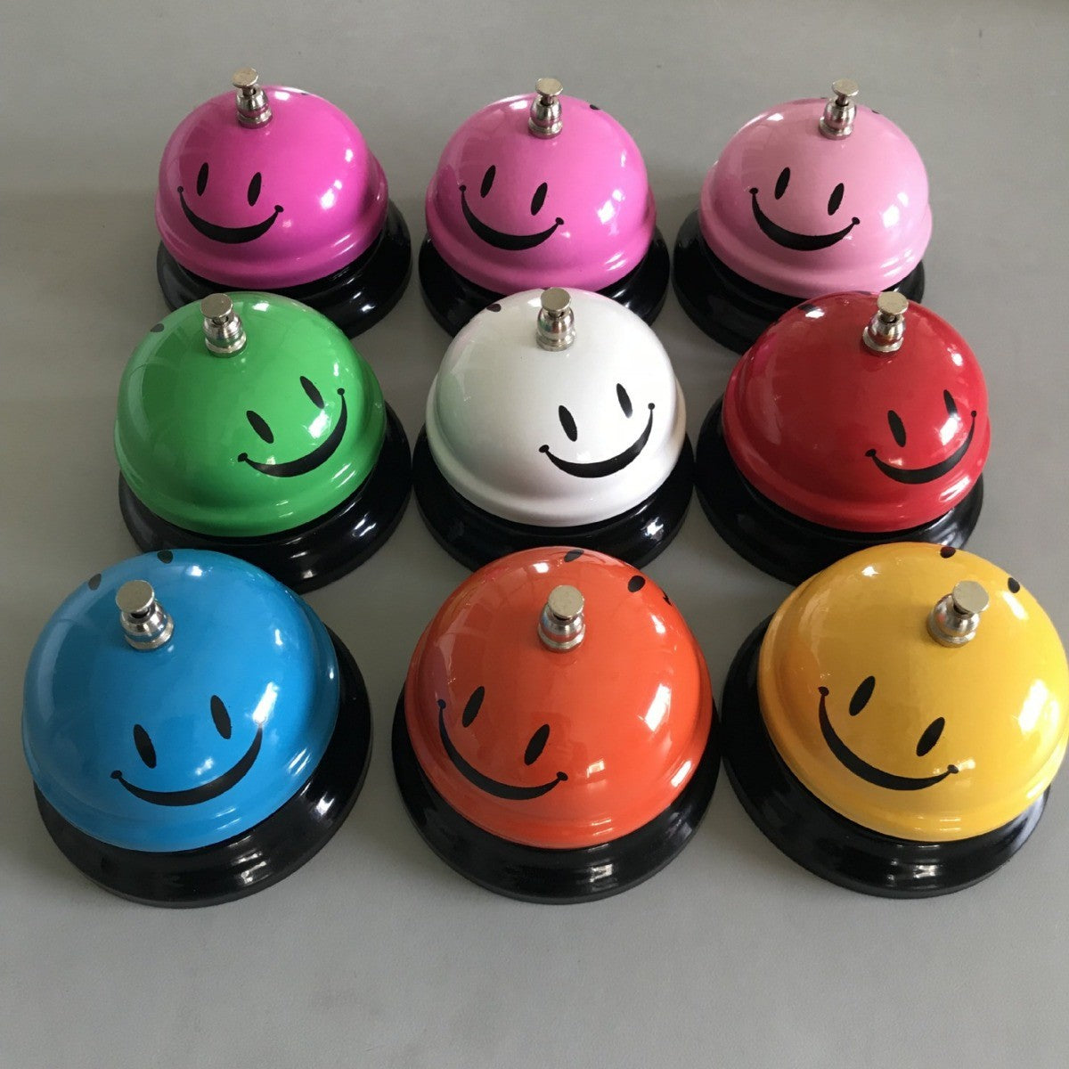 Clopotel Metalic Multifunctional, Vivimall, Roz cu Imprimeu SMILEY FACE, 7.5 x 7.5 x 6.5 cm, Dresaj, Receptie, Restaurante, - vivimall.ro