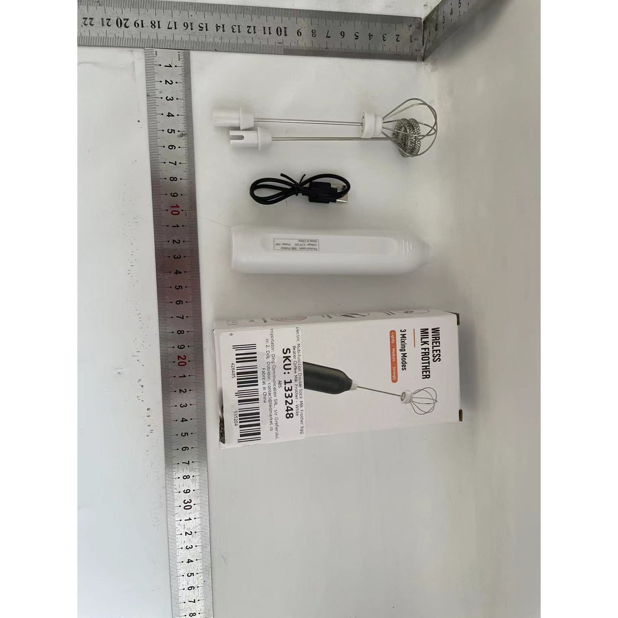 Mixer Spuma Lapte, Vivimall, Electric cu Incarcare USB, Bauturi Calde/Reci, Maner Izolat Termic, Otel Inoxidabil, pentru Latte, Ciocolata Calda, Cappuccino, Frappe, Usor de Folosit, 2 Accesorii, Alb - vivimall.ro