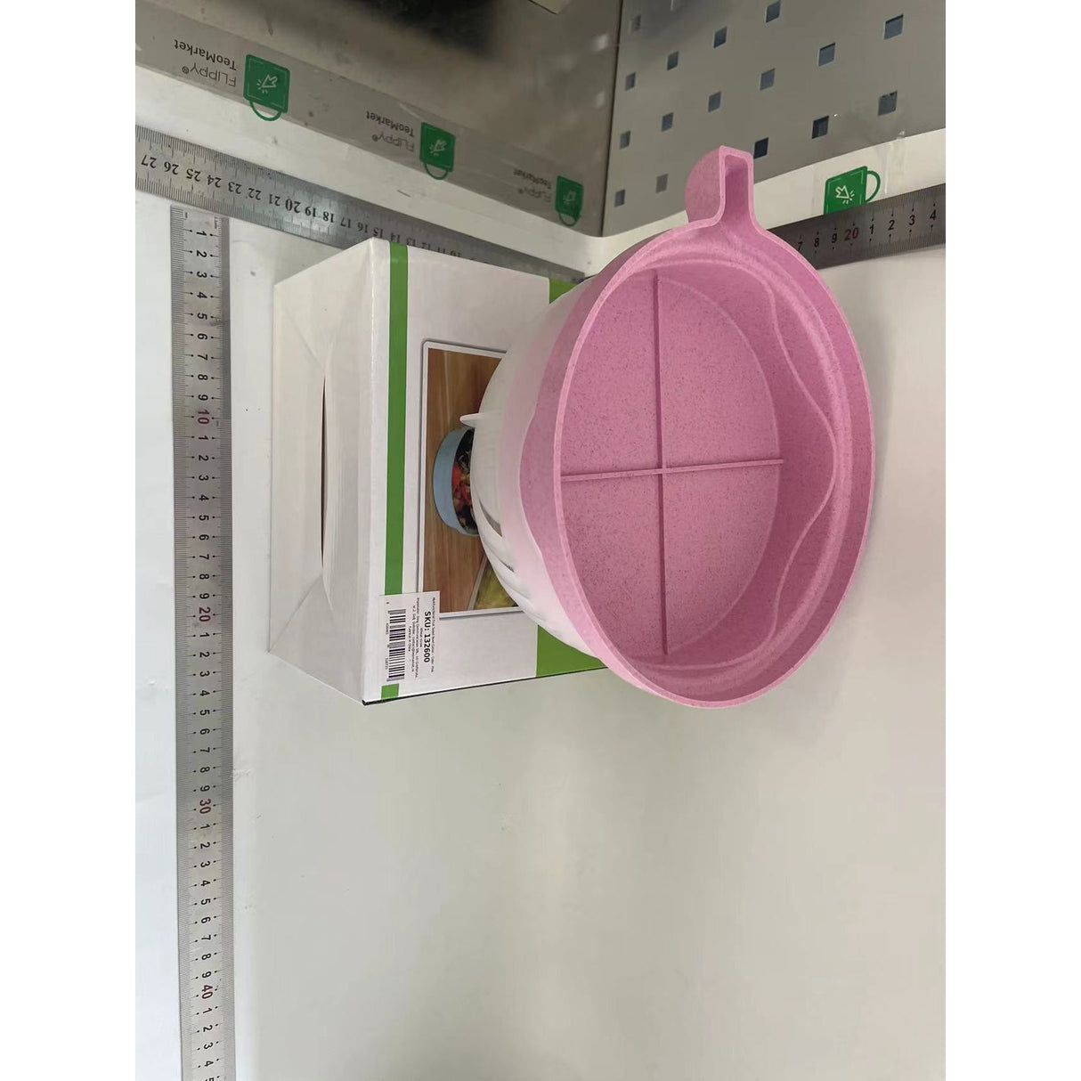 Bol Feliator pentru Salata, Vivimall, Castron Multifunctional pentru Legume si Fructe, pentru Spalat si Taiat Legumele, cu Scurgere si Tocator, Ergonomic, Protectie pentru Maini, 21x18.5x11.5 cm, Roz - vivimall.ro