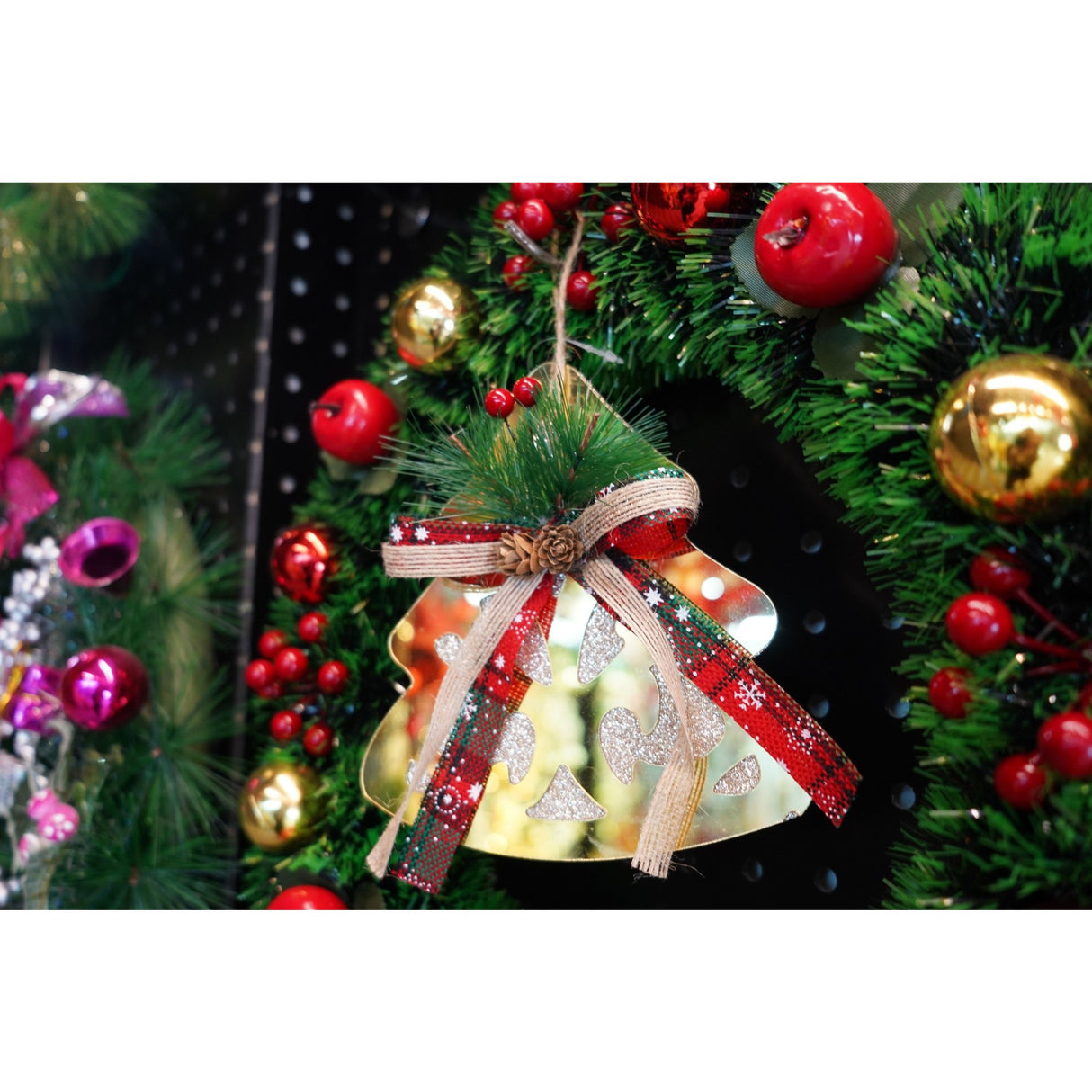 Ornament brad, Vivimall, Brad, Auriu, Lucios, 16*17CM, Acril, Interior/ Exterior - vivimall.ro