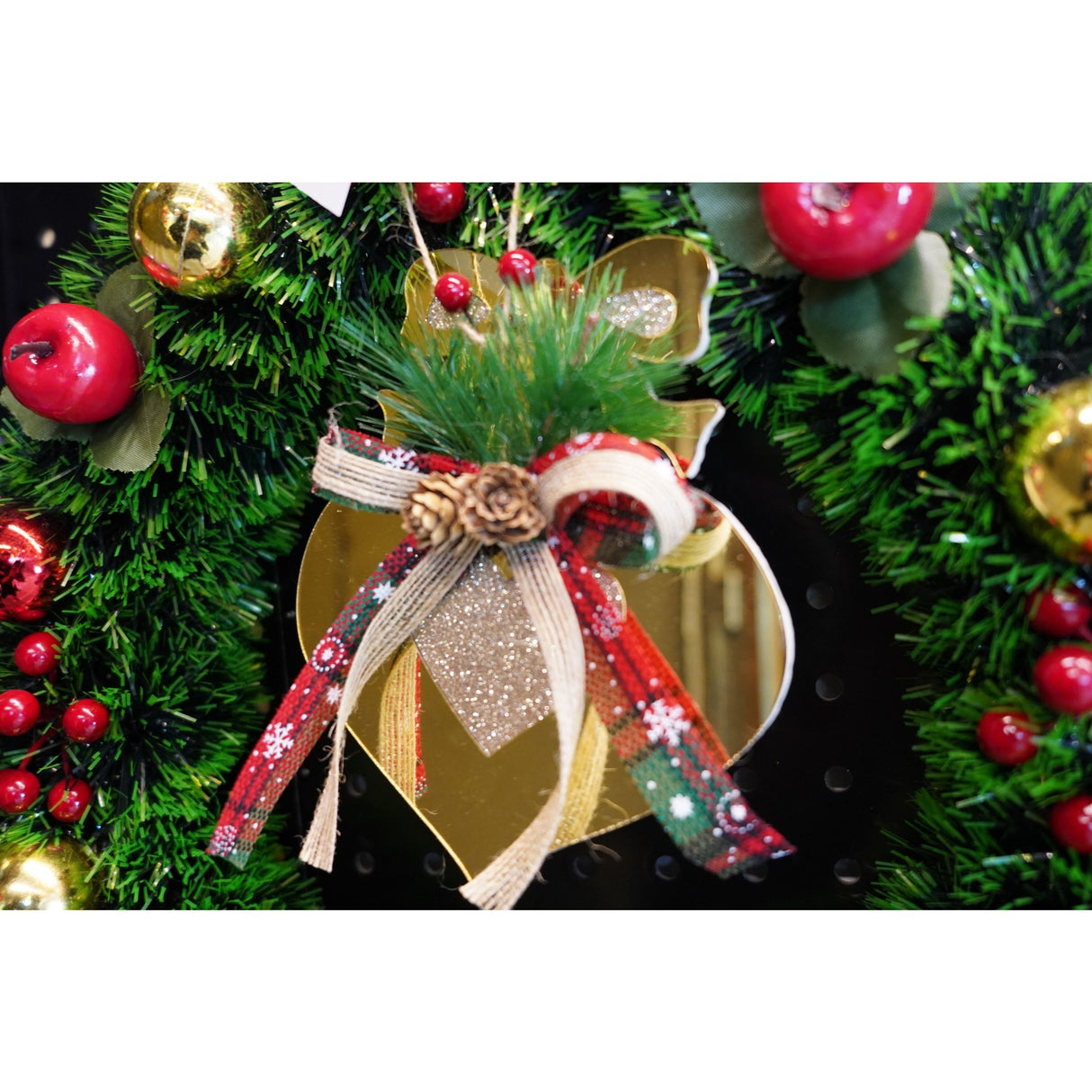 Ornament brad, Vivimall, Inima, Auriu, Lucios, 15*16CM, Acril, Interior/ Exterior - vivimall.ro