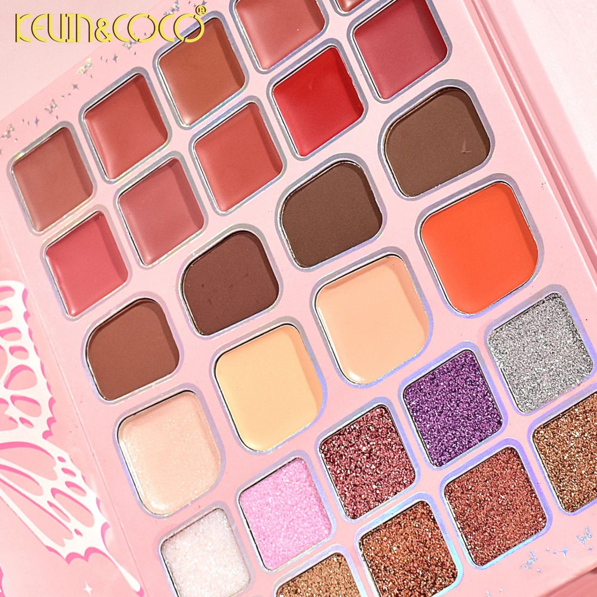 Secțiune rujuri cremă și blush din paleta Kevin & Coco Glowy Butterfly, vedere apropiată