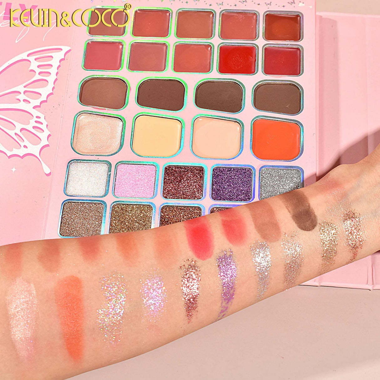 Trusă machiaj multifuncțională Kevin & Coco pentru ochi, buze și față, vedere laterală