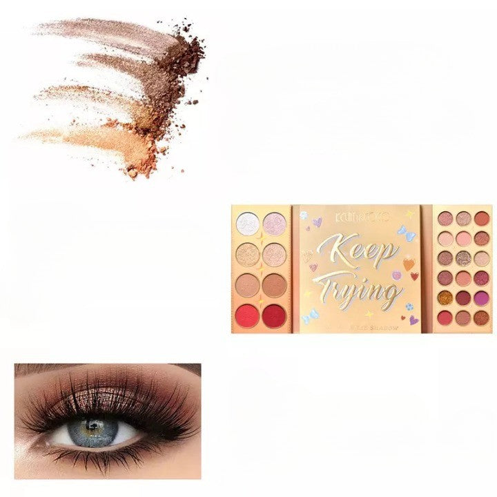 Комплект грим, палитра сенки за очи Kevin&Coco с 62 пигментирани цвята