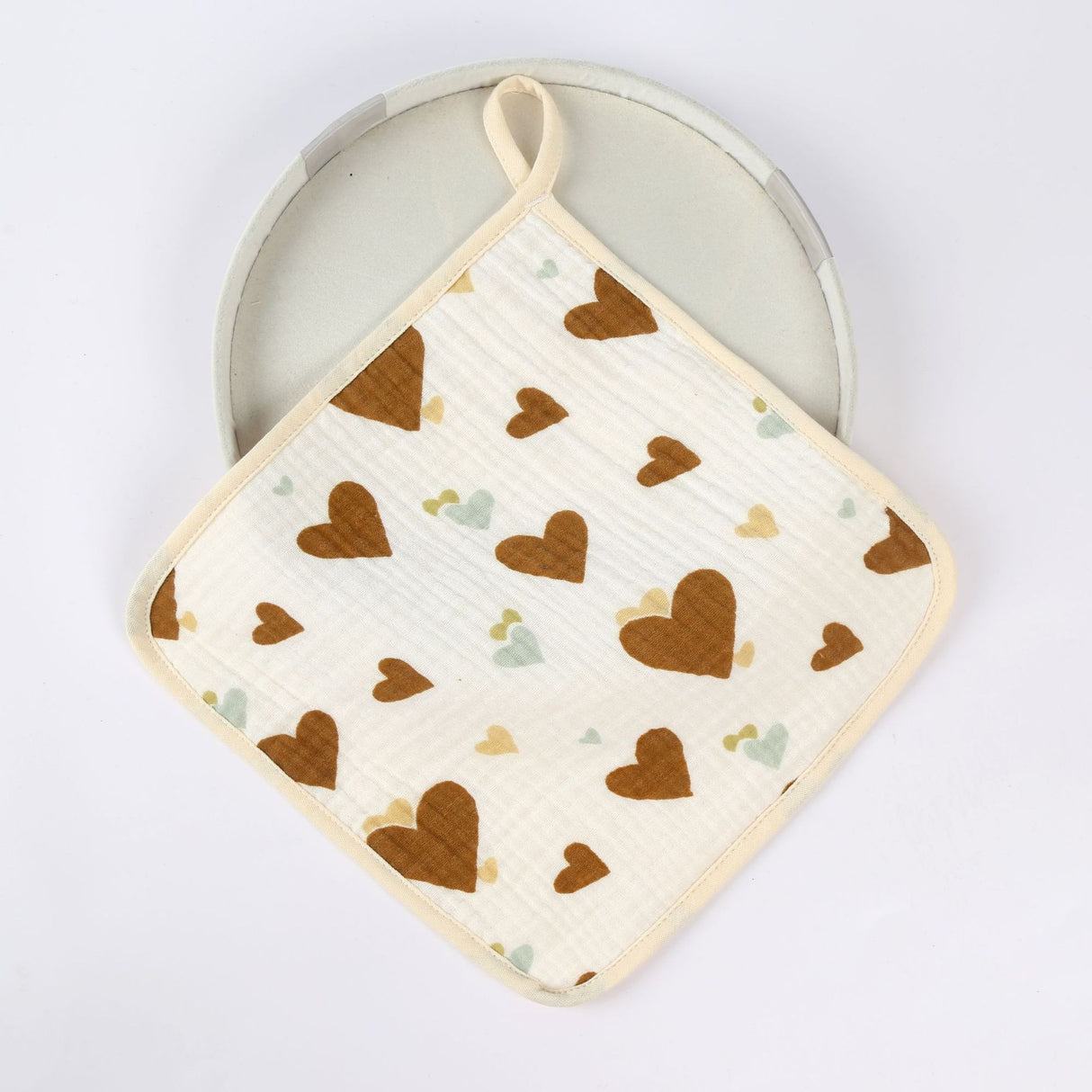 Prosop Absorbant, Vivimall, din Bumbac, 25 x 25 cm, Model Inimioare, cu Agatatoare, Maro - vivimall.ro