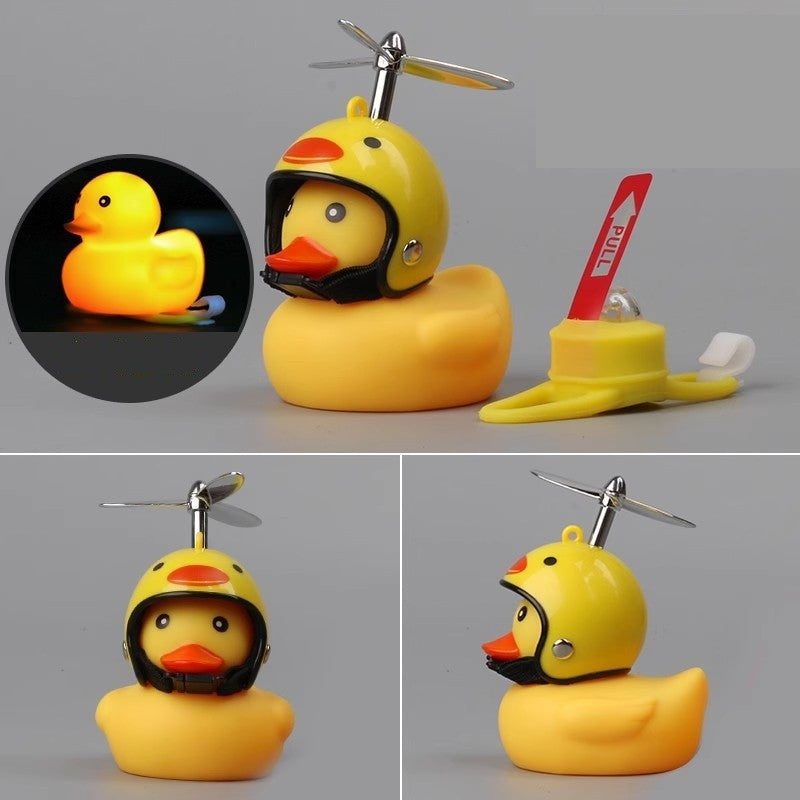 Ratusca Decorativa, Vivimall, pentru Bicicleta, Motocicleta, Masina, cu Sistem de Prindere, Lumini, 7.5 x 9 cm, cu Casca, Galben - vivimall.ro