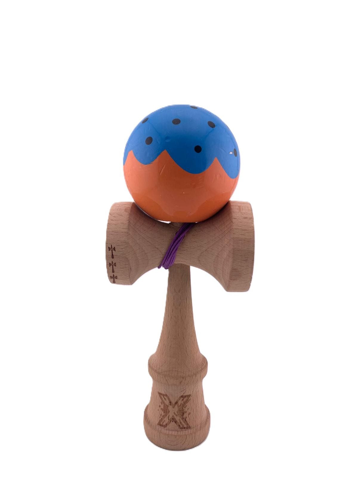 RESIGILAT - Kendama X Originala, Profesionala, Flippy, Super Sticky cu Cupe Mari KING SIZE V3, Gaura in Baza, Rulment Metalic, din lemn 18 cm, Ata 62/65 cm, Special Albastru/Portocaliu - vivimall.ro