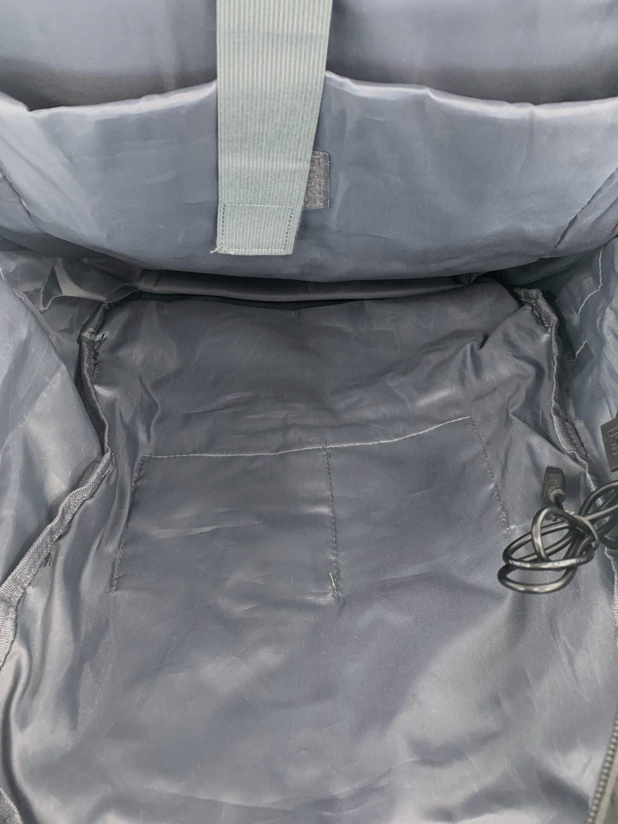 RESIGILAT - Rucsac Multifunctional de Alpinism, Flippy, Capacitate 36-55 L, de Calatorie, Impermeabil, Slot USB Incarcare Telefon, Bretele Reglabile, 52 x 34 x 19 cm, Negru