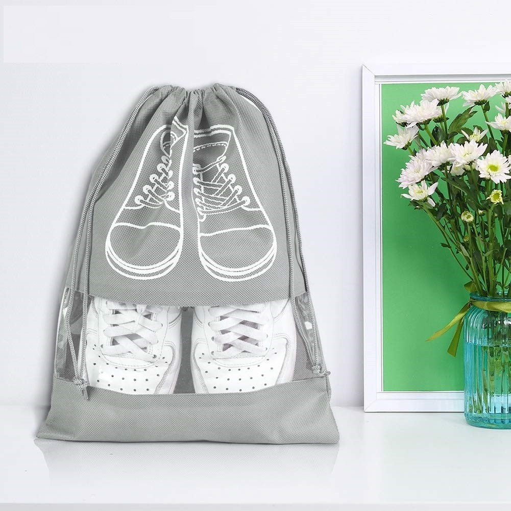 Sac depozitare incaltaminte, pentru voiaj sau depozitare, rezistent la praf, compatibil cu masina de spalat, 27 x 36 cm, gri deschis - vivimall.ro