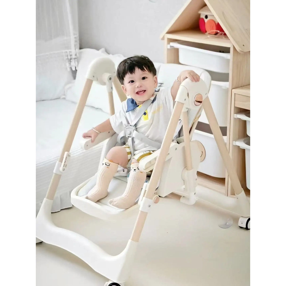 Scaun de Masa 2in1, Vivimall, pentru Copii 6 luni - 4 Ani, Pliabil, cu Roti, Balansoar, Leagan, Reglabil, Tava de Masa Dubla, Centura in 5 Puncte, 96 x 56 x 76 cm, Alb - vivimall.ro