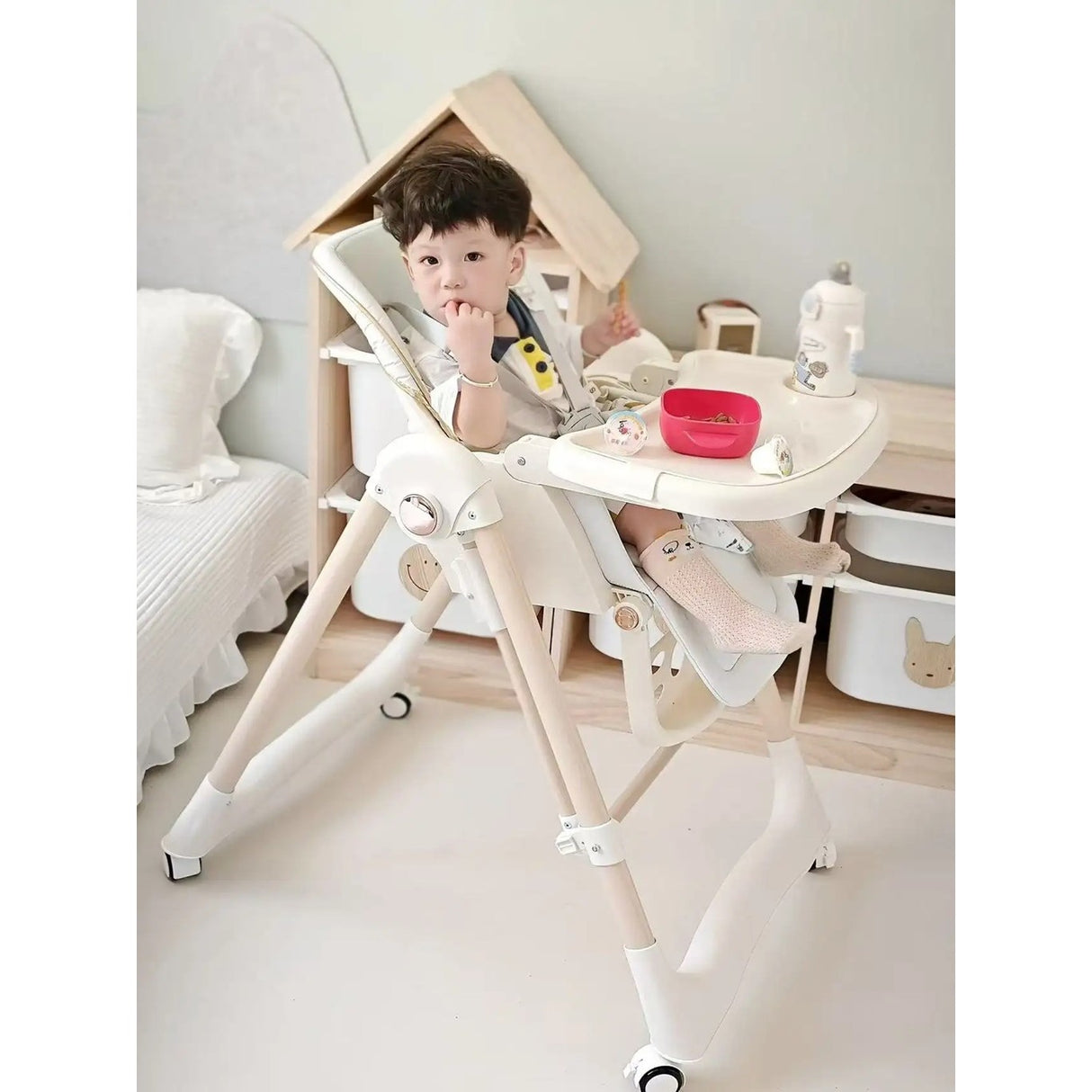 Scaun de Masa 2in1, Vivimall, pentru Copii 6 luni - 4 Ani, Pliabil, cu Roti, Balansoar, Leagan, Reglabil, Tava de Masa Dubla, Centura in 5 Puncte, 96 x 56 x 76 cm, Alb - vivimall.ro