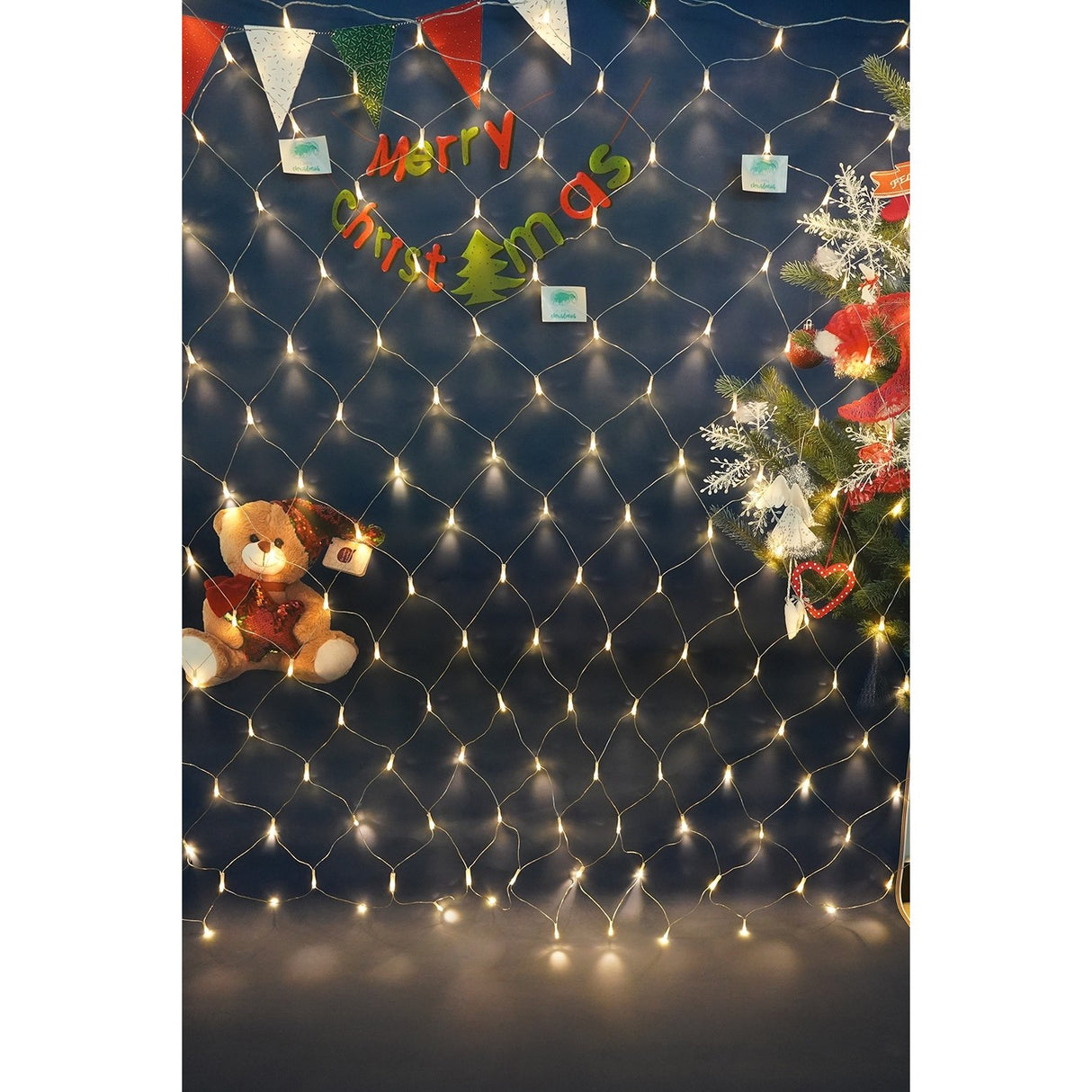 Sectiune Instalatie de Craciun Vivimall, Tip Plasa, 320 LED-uri, 3 m x 3 m, 8 jocuri de lumini, Interconectabila, Fir transparent, Alb cald - vivimall.ro