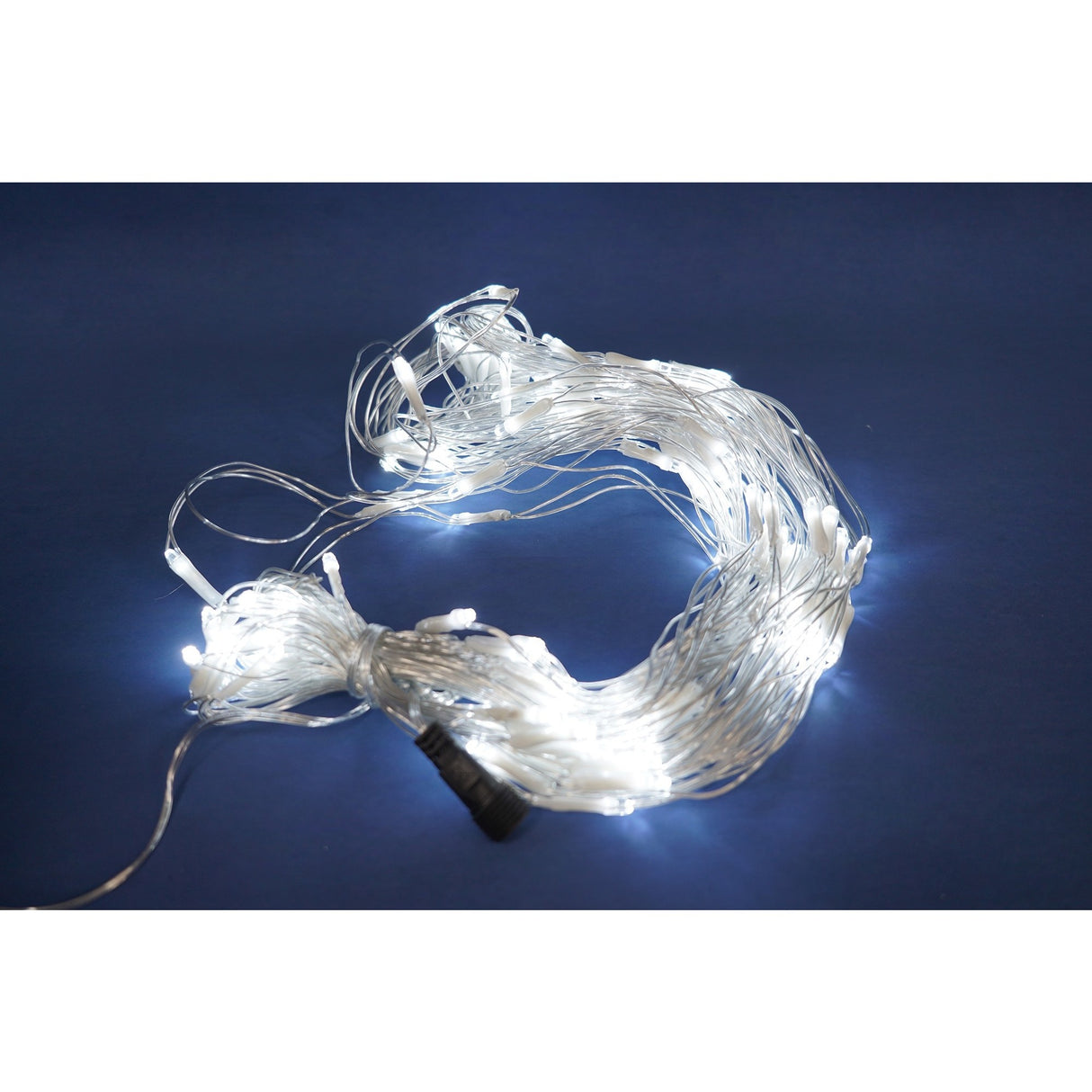 Sectiune Instalatie de Craciun Flippy, Tip Plasa, 320 LED-uri, 3 m x 3 m, 8 jocuri de lumini, Interconectabila, Fir transparent, Alb rece - vivimall.ro