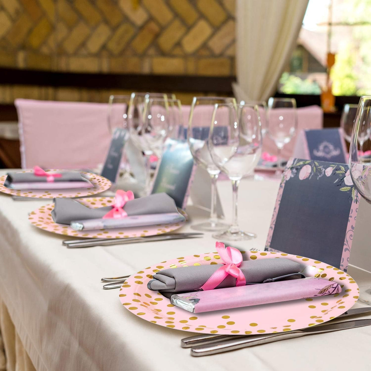 Set 10 Farfurii Unica Folosinta, Vivimall, Imprimeu cu Buline, din Carton, Diametru 18 cm, Roz/Auriu - vivimall.ro